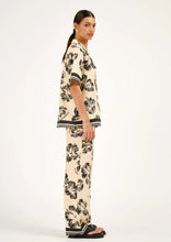 Load image into Gallery viewer, Cruz Shirt - Hibiscus Sunrise
