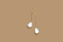 Load image into Gallery viewer, Maie Pearl Earrings
