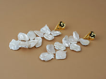Load image into Gallery viewer, Pearl Petals Earrings
