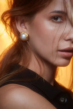 Load image into Gallery viewer, Mabe Dhin Earrings
