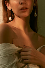 Load image into Gallery viewer, Maie Pearl Earrings
